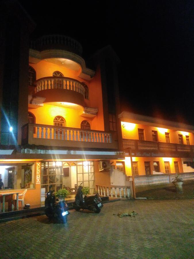 Palm Grove Hotel Cavelossim Exterior foto